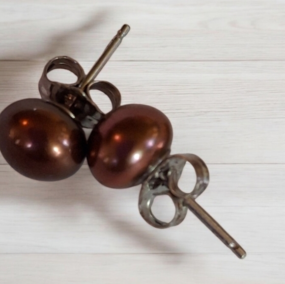 Vintage 925 Sterling Silver Freshwater Chocolate Pearl Stud Earrings weigh 1.2g - Picture 5 of 15